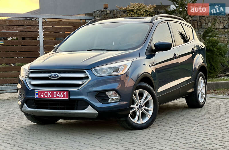 Позашляховик / Кросовер Ford Escape 2017 в Стрию