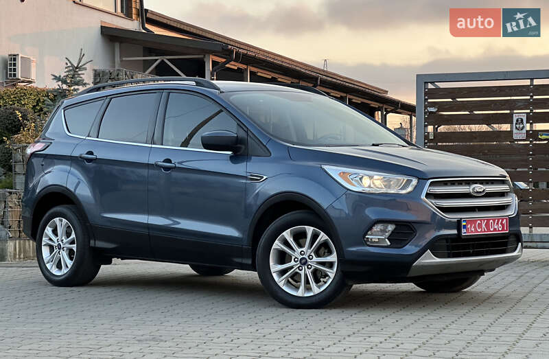 Позашляховик / Кросовер Ford Escape 2017 в Стрию