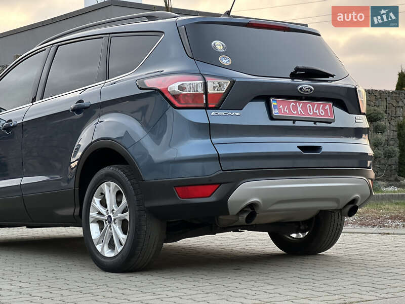 Позашляховик / Кросовер Ford Escape 2017 в Стрию