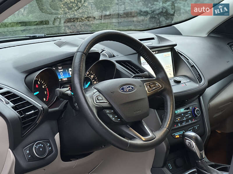 Позашляховик / Кросовер Ford Escape 2017 в Стрию
