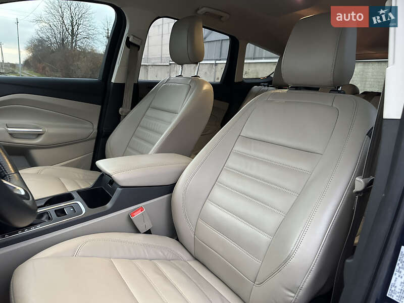 Позашляховик / Кросовер Ford Escape 2017 в Стрию