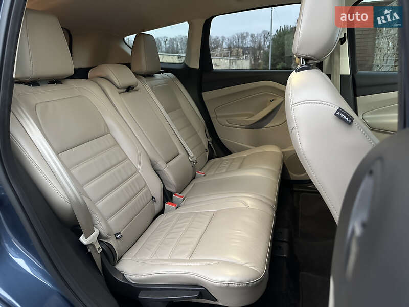 Позашляховик / Кросовер Ford Escape 2017 в Стрию