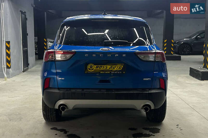 Позашляховик / Кросовер Ford Escape 2020 в Чернівцях