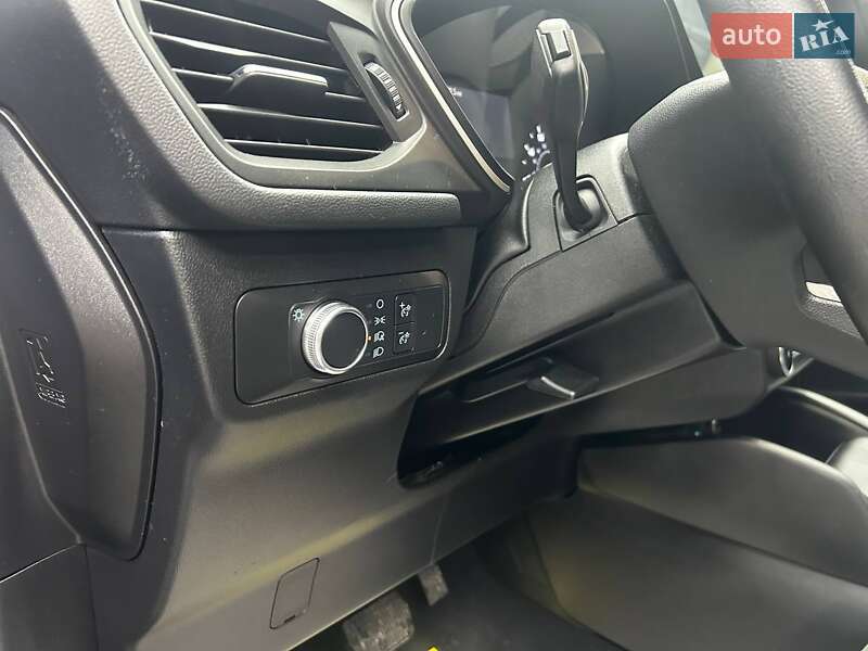 Позашляховик / Кросовер Ford Escape 2020 в Чернівцях