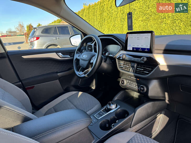 Позашляховик / Кросовер Ford Escape 2019 в Стрию