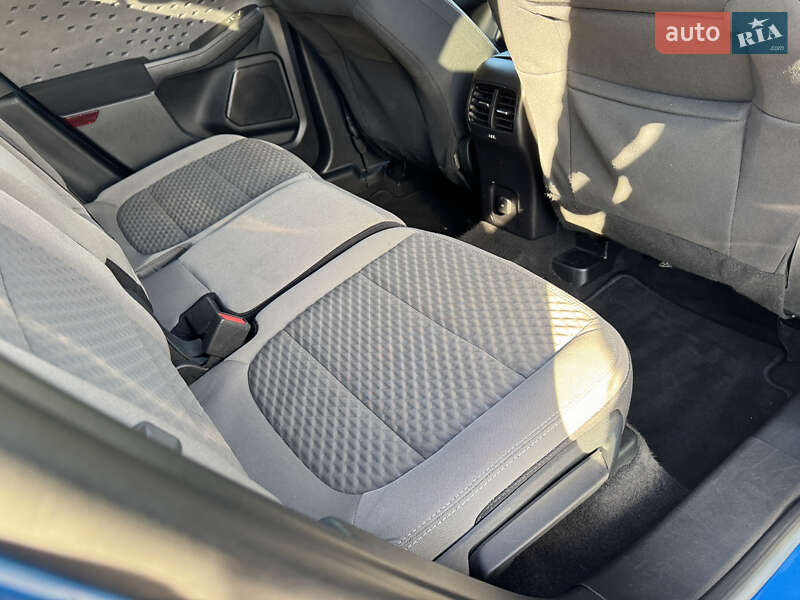 Позашляховик / Кросовер Ford Escape 2019 в Стрию