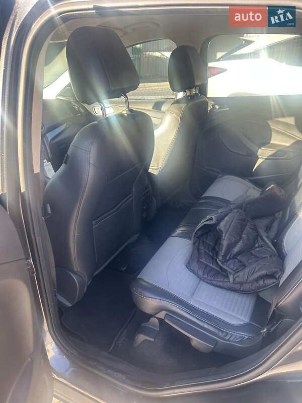 Внедорожник / Кроссовер Ford Escape 2017 в Гусятине фото 3 Внедорожник / Кроссовер Ford Escape 2017 в Гусятине