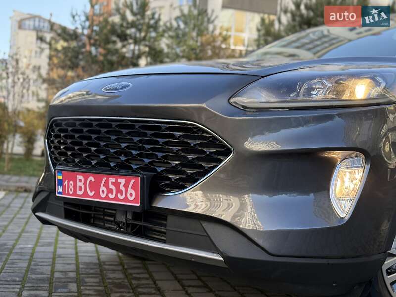 Внедорожник / Кроссовер Ford Escape 2019 в Ивано-Франковске