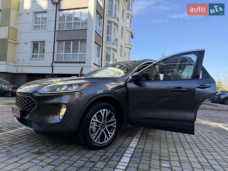 Внедорожник / Кроссовер Ford Escape 2019 в Ивано-Франковске