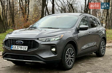 Внедорожник / Кроссовер Ford Escape 2023 в Киеве