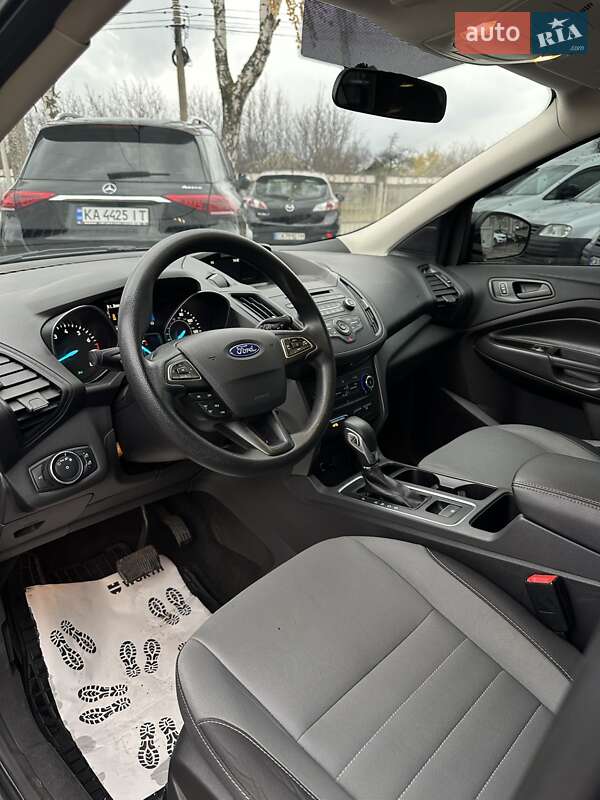 Позашляховик / Кросовер Ford Escape 2017 в Смілі