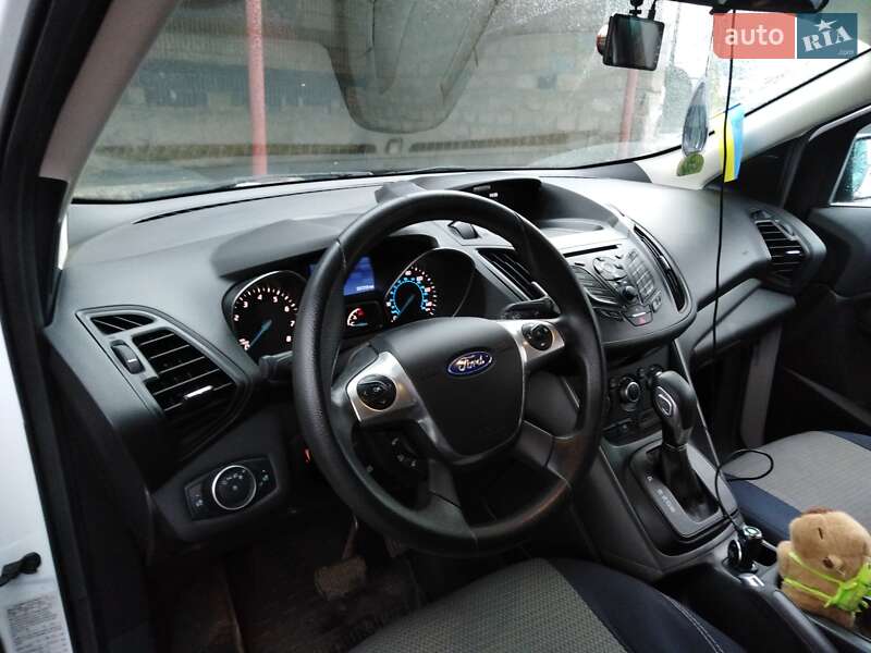 Внедорожник / Кроссовер Ford Escape 2015 в Сумах