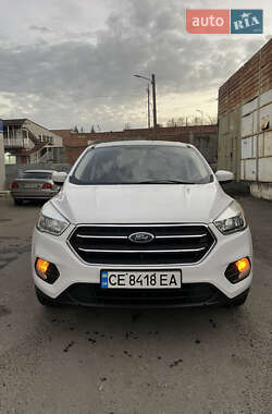 Позашляховик / Кросовер Ford Escape 2017 в Чернівцях