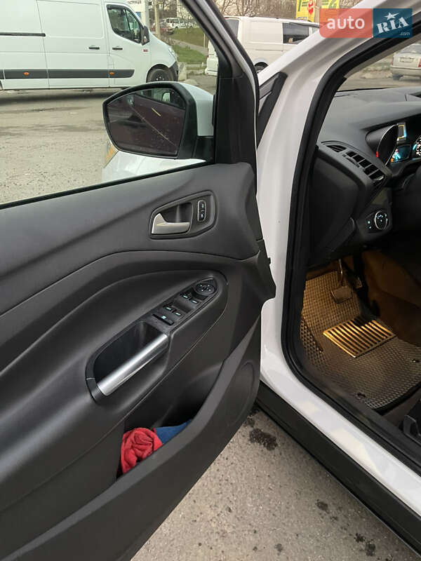 Позашляховик / Кросовер Ford Escape 2017 в Чернівцях фото 22 Позашляховик / Кросовер Ford Escape 2017 в Чернівцях