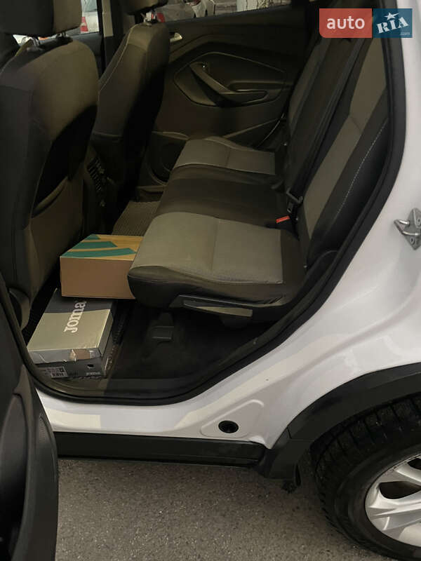 Позашляховик / Кросовер Ford Escape 2017 в Чернівцях фото 26 Позашляховик / Кросовер Ford Escape 2017 в Чернівцях