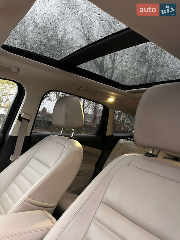 Позашляховик / Кросовер Ford Escape 2016 в Києві