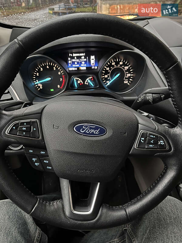 Позашляховик / Кросовер Ford Escape 2016 в Києві