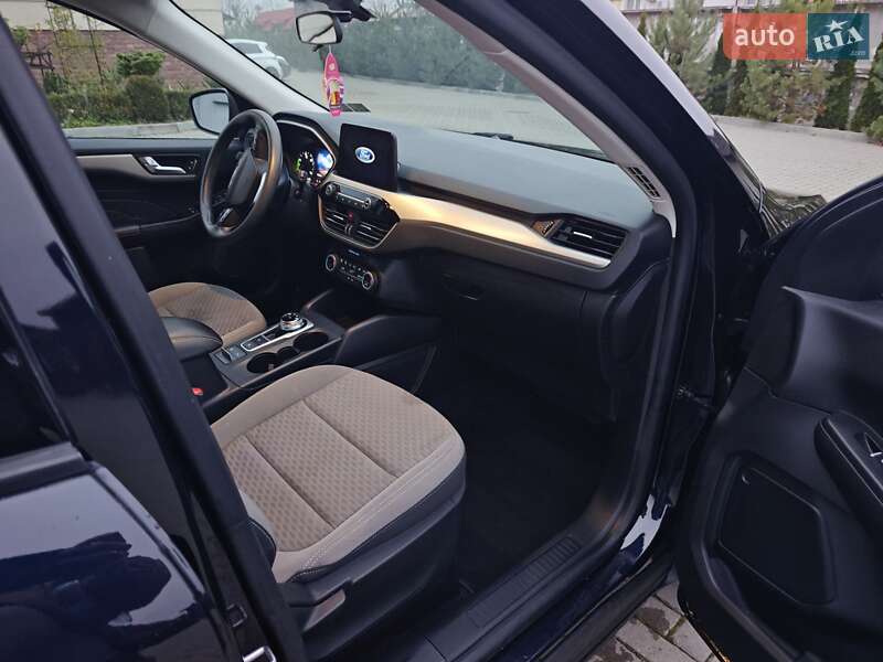 Внедорожник / Кроссовер Ford Escape 2021 в Золочеве