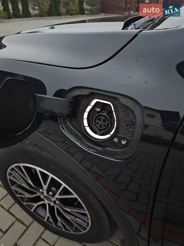 Внедорожник / Кроссовер Ford Escape 2021 в Золочеве