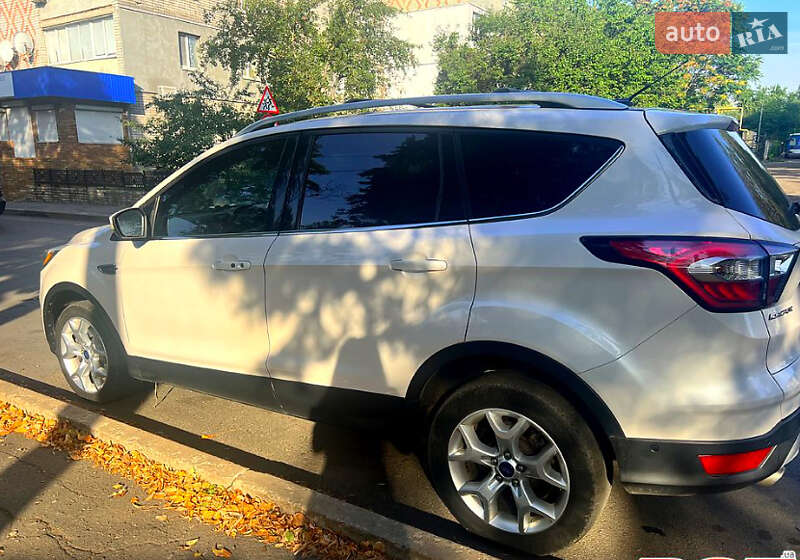 Позашляховик / Кросовер Ford Escape 2016 в Вінниці