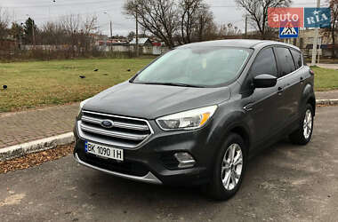 Позашляховик / Кросовер Ford Escape 2016 в Рівному