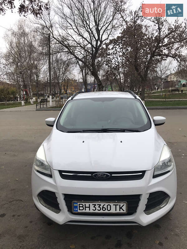 Внедорожник / Кроссовер Ford Escape 2013 в Окнах