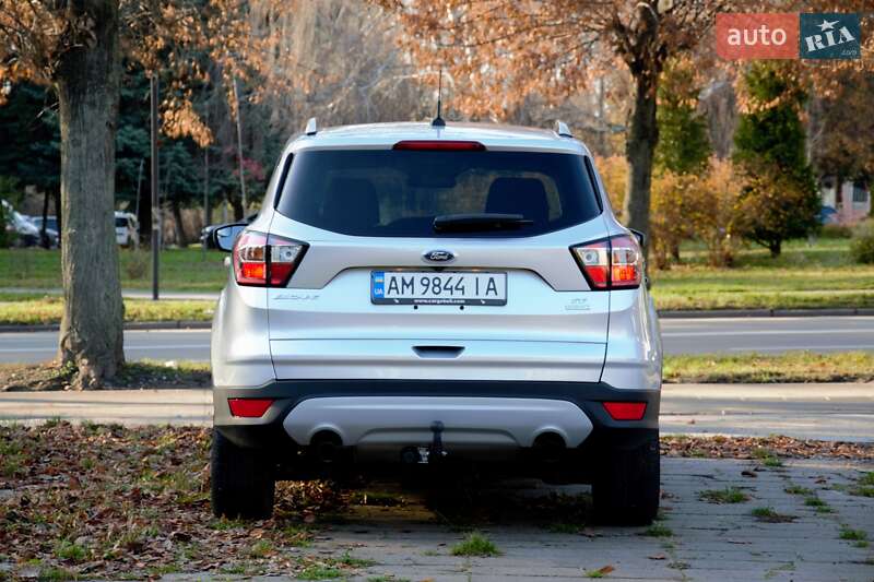 Позашляховик / Кросовер Ford Escape 2017 в Житомирі