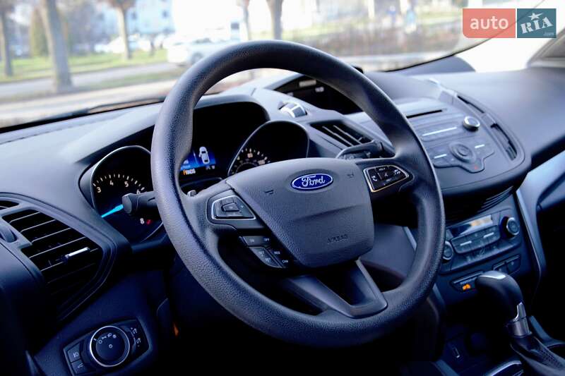 Позашляховик / Кросовер Ford Escape 2017 в Житомирі
