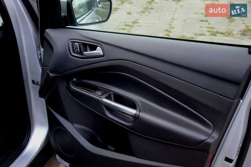 Позашляховик / Кросовер Ford Escape 2017 в Житомирі