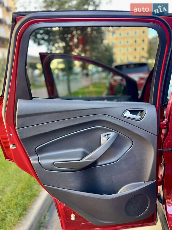 Внедорожник / Кроссовер Ford Escape 2018 в Киеве