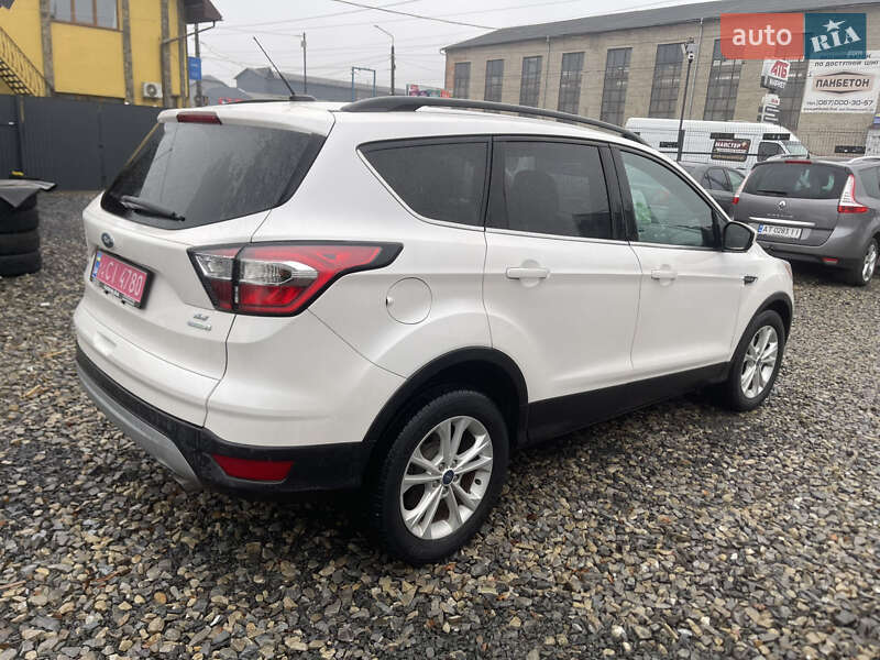 Позашляховик / Кросовер Ford Escape 2017 в Івано-Франківську