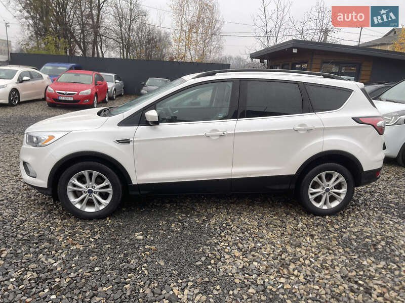Позашляховик / Кросовер Ford Escape 2017 в Івано-Франківську