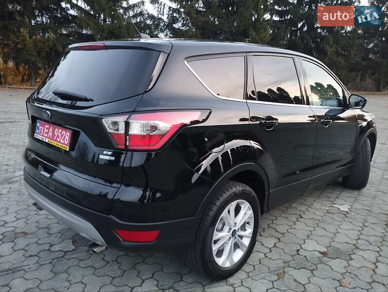Внедорожник / Кроссовер Ford Escape 2017 в Дубно