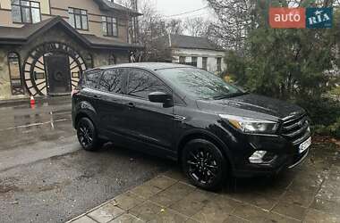 Внедорожник / Кроссовер Ford Escape 2018 в Царичанке
