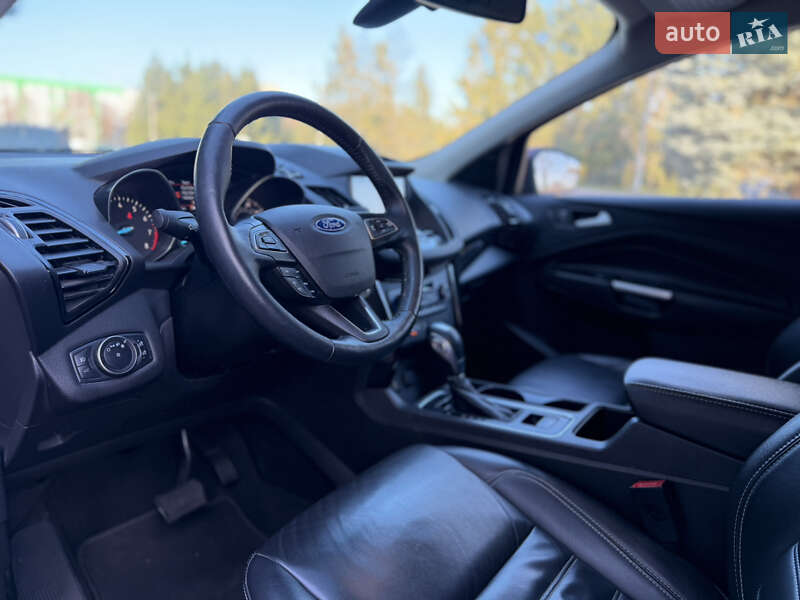 Внедорожник / Кроссовер Ford Escape 2019 в Ровно