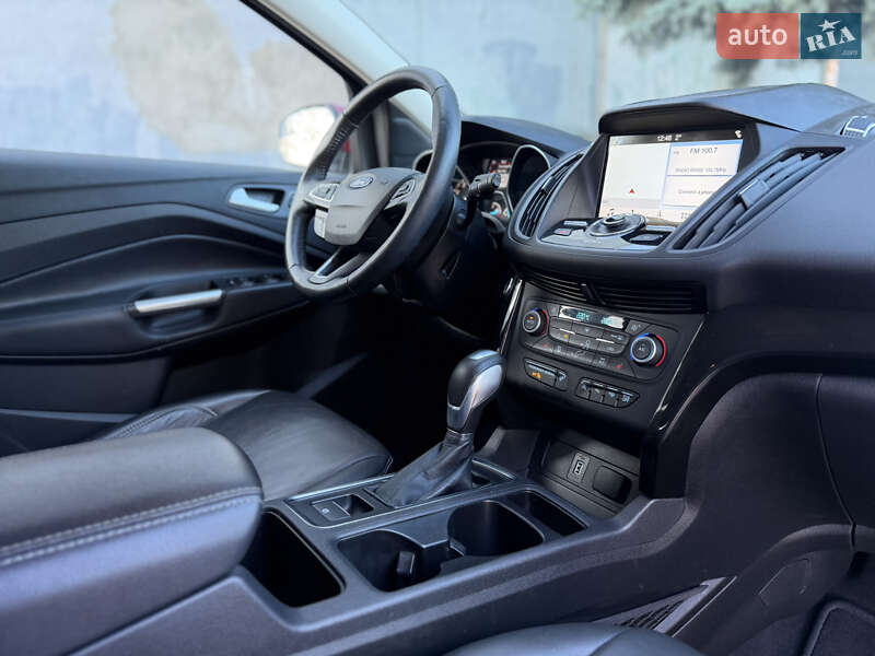 Внедорожник / Кроссовер Ford Escape 2019 в Ровно