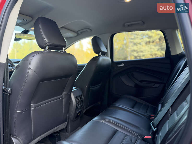 Внедорожник / Кроссовер Ford Escape 2019 в Ровно