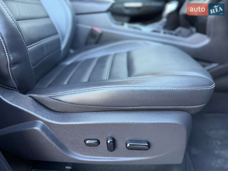 Внедорожник / Кроссовер Ford Escape 2019 в Ровно