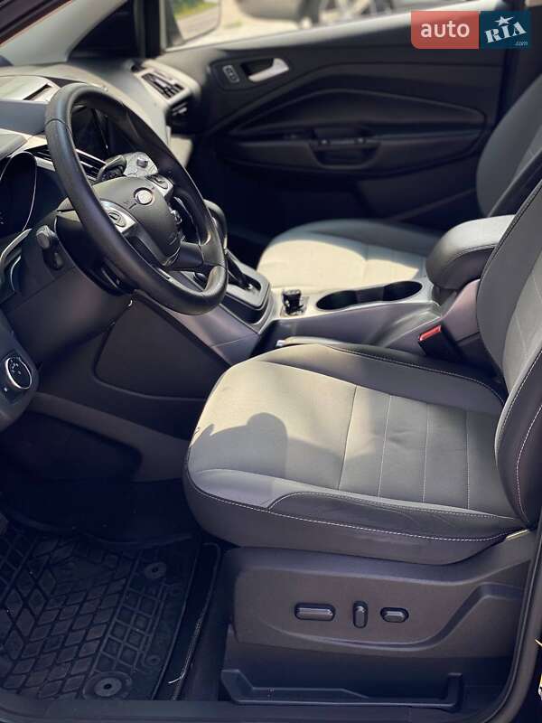 Внедорожник / Кроссовер Ford Escape 2015 в Киеве