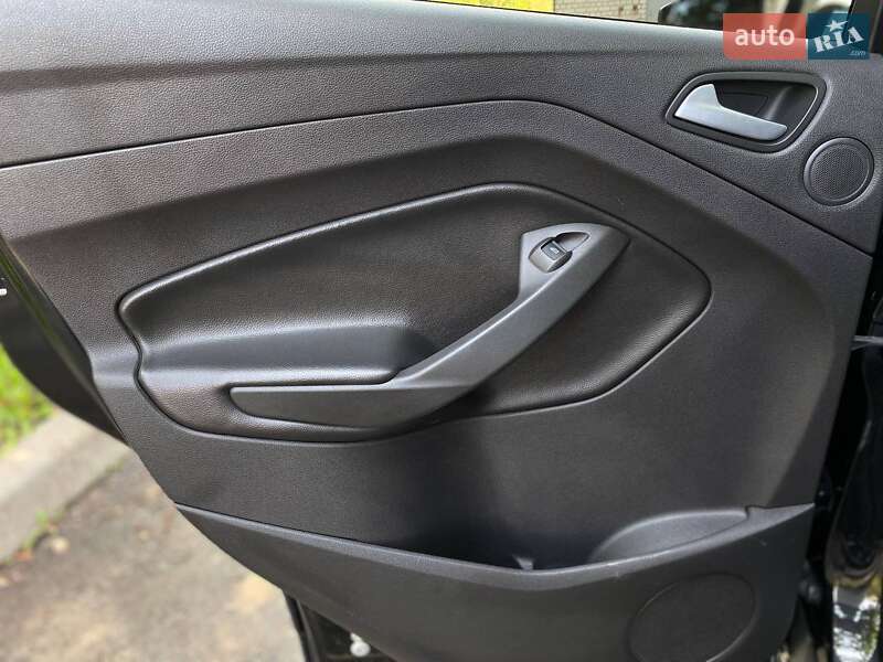 Внедорожник / Кроссовер Ford Escape 2015 в Киеве