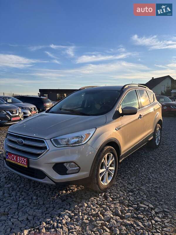 Позашляховик / Кросовер Ford Escape 2018 в Львові