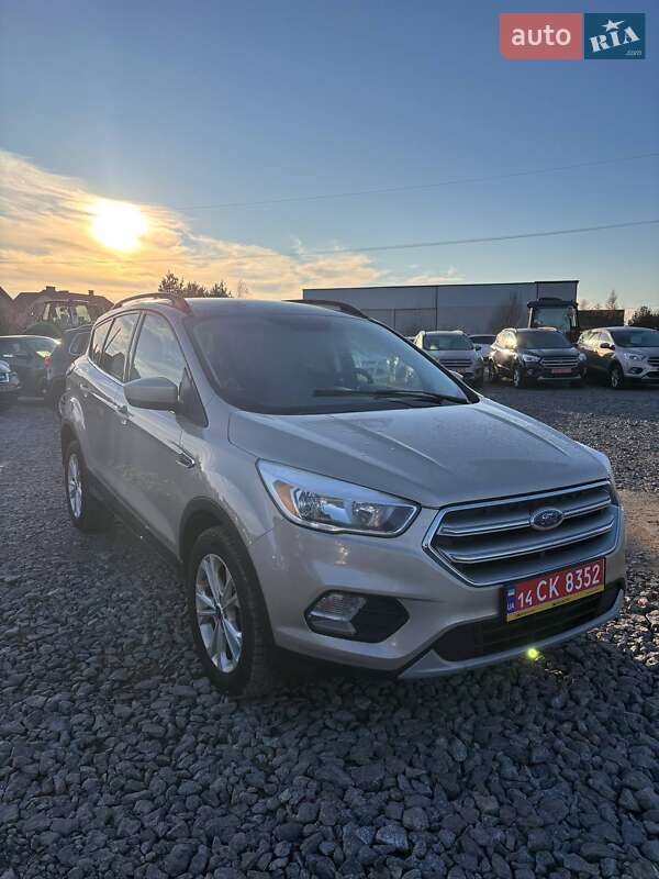 Позашляховик / Кросовер Ford Escape 2018 в Львові
