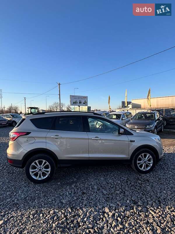 Позашляховик / Кросовер Ford Escape 2018 в Львові