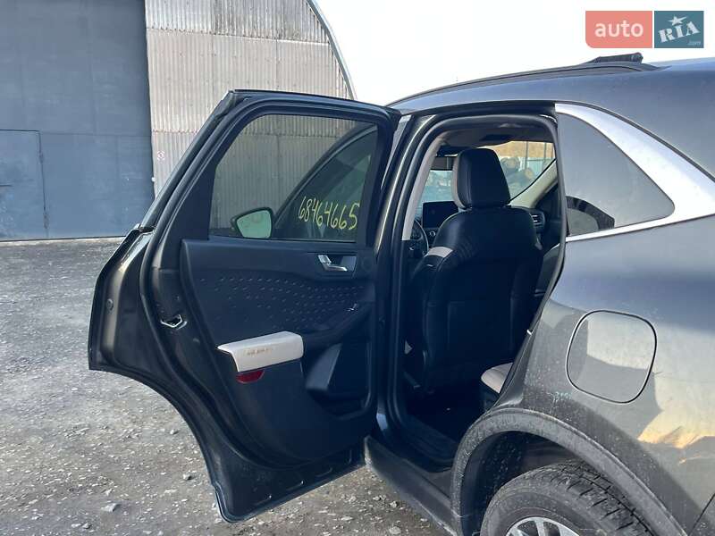 Позашляховик / Кросовер Ford Escape 2020 в Луцьку