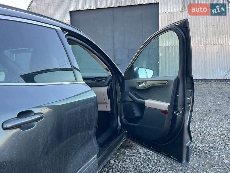 Позашляховик / Кросовер Ford Escape 2020 в Луцьку