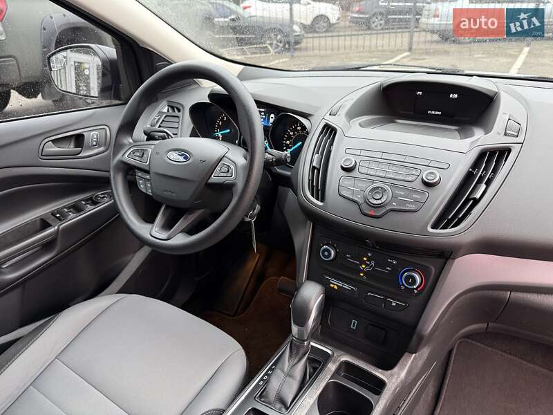 Внедорожник / Кроссовер Ford Escape 2019 в Киеве