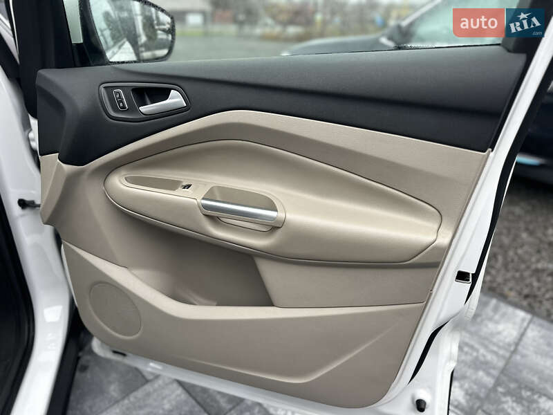 Внедорожник / Кроссовер Ford Escape 2015 в Виннице