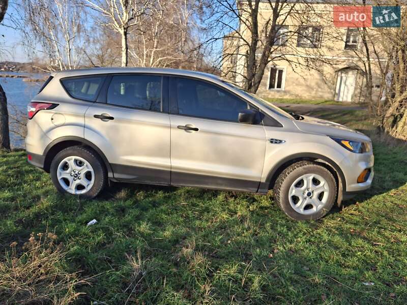 Внедорожник / Кроссовер Ford Escape 2018 в Изяславе