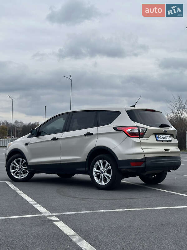 Внедорожник / Кроссовер Ford Escape 2016 в Виннице