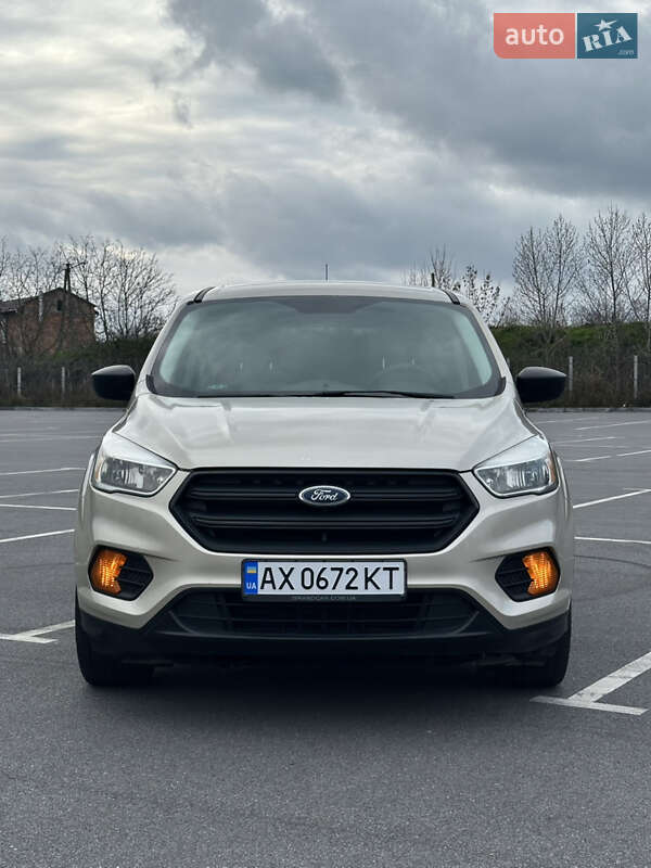 Внедорожник / Кроссовер Ford Escape 2016 в Виннице